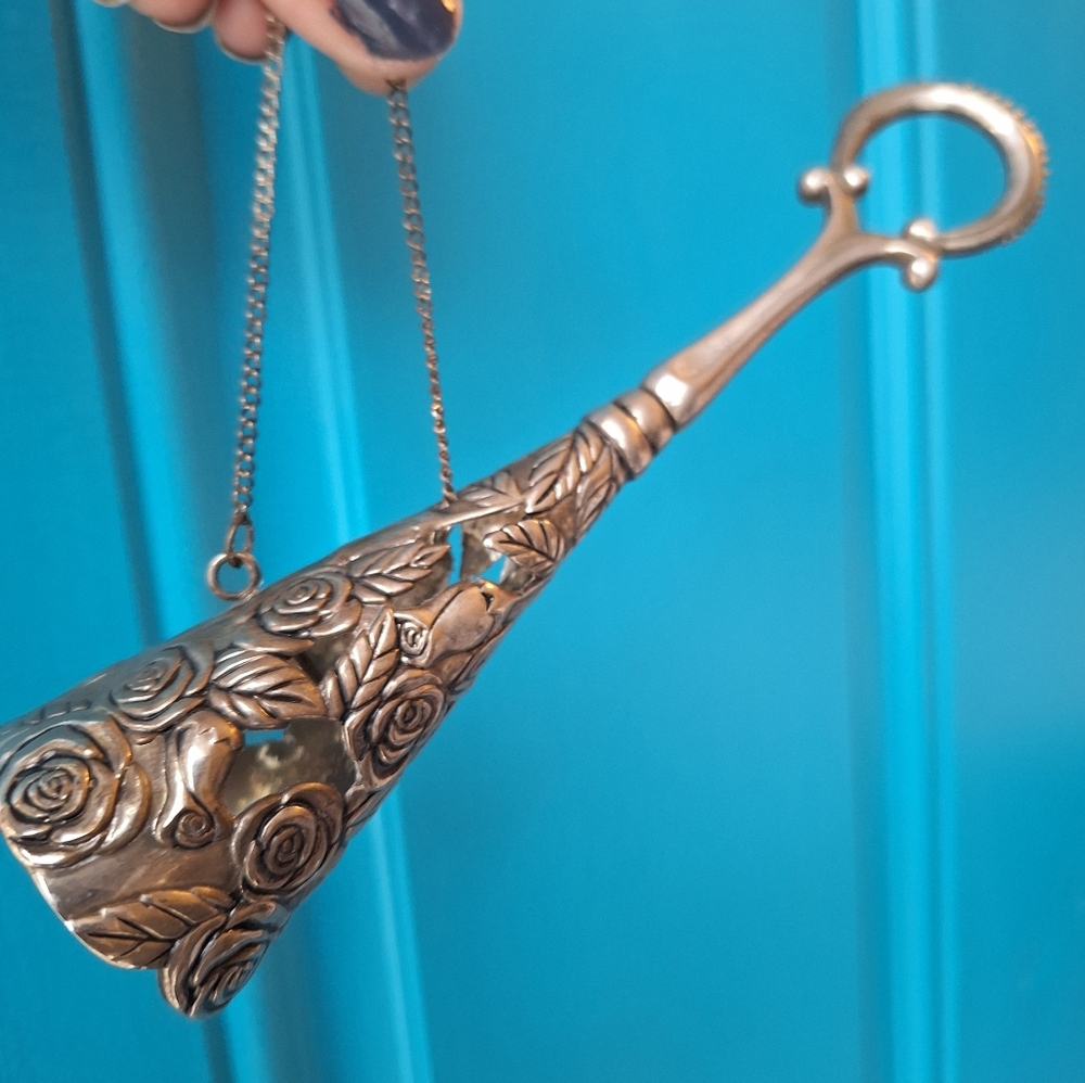 Vintage Silver Plated Metal Bell Ornament Hanging Chain Flower Handle is possibl